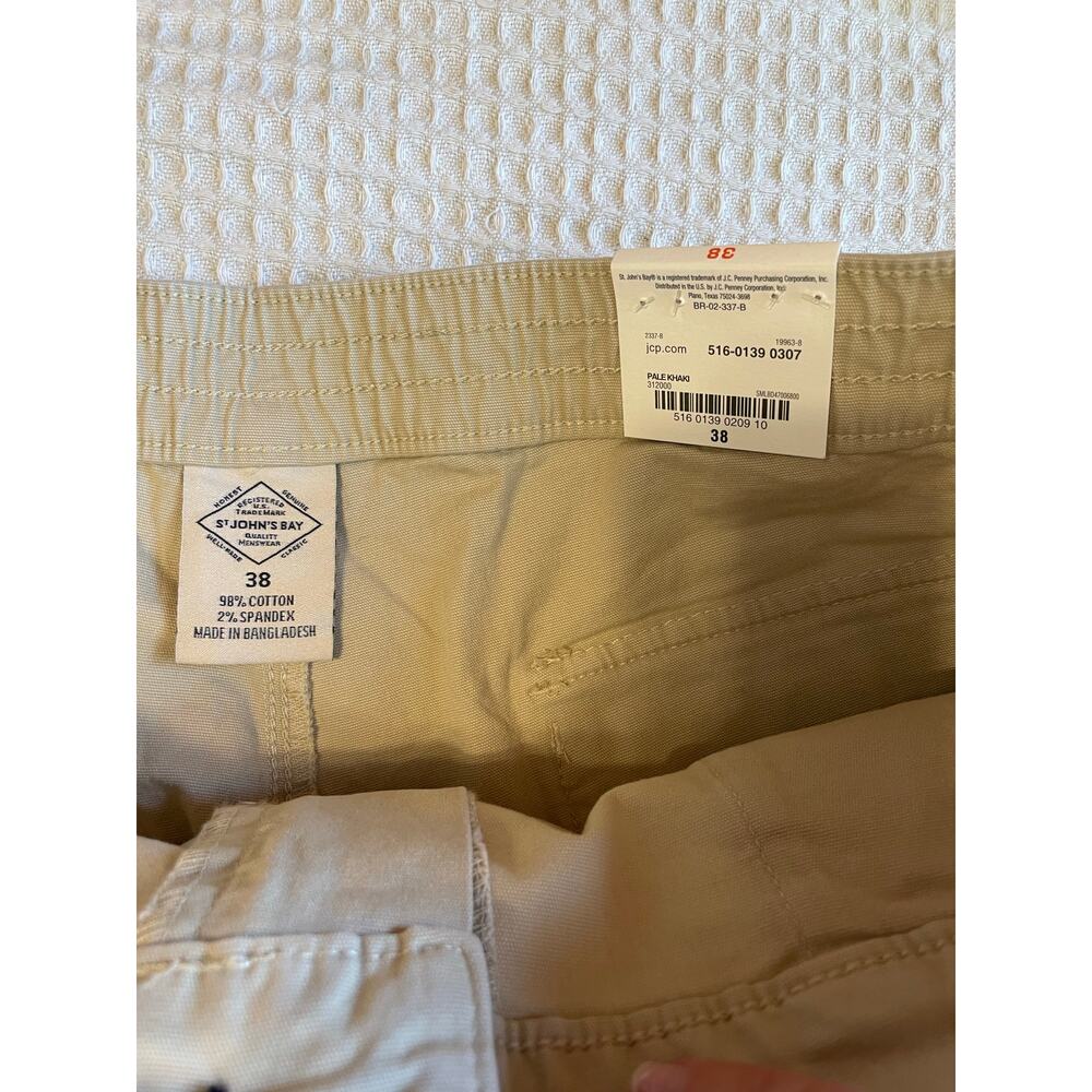 NWT St John’s Bay Men’s Light Khaki Zip Fly Elastic Waist Shorts Size 38 - Picture 10 of 11